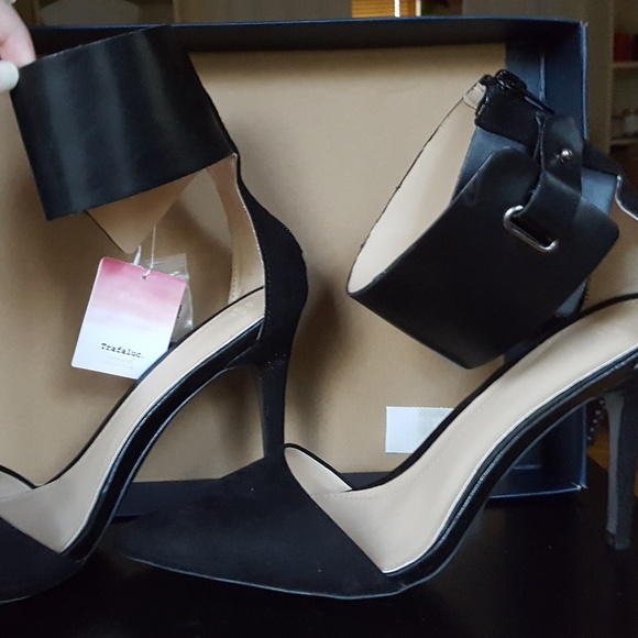 NEW Zara Trafaluc Suede Ankle Cuff Size 8 … - Picture 4 of 7